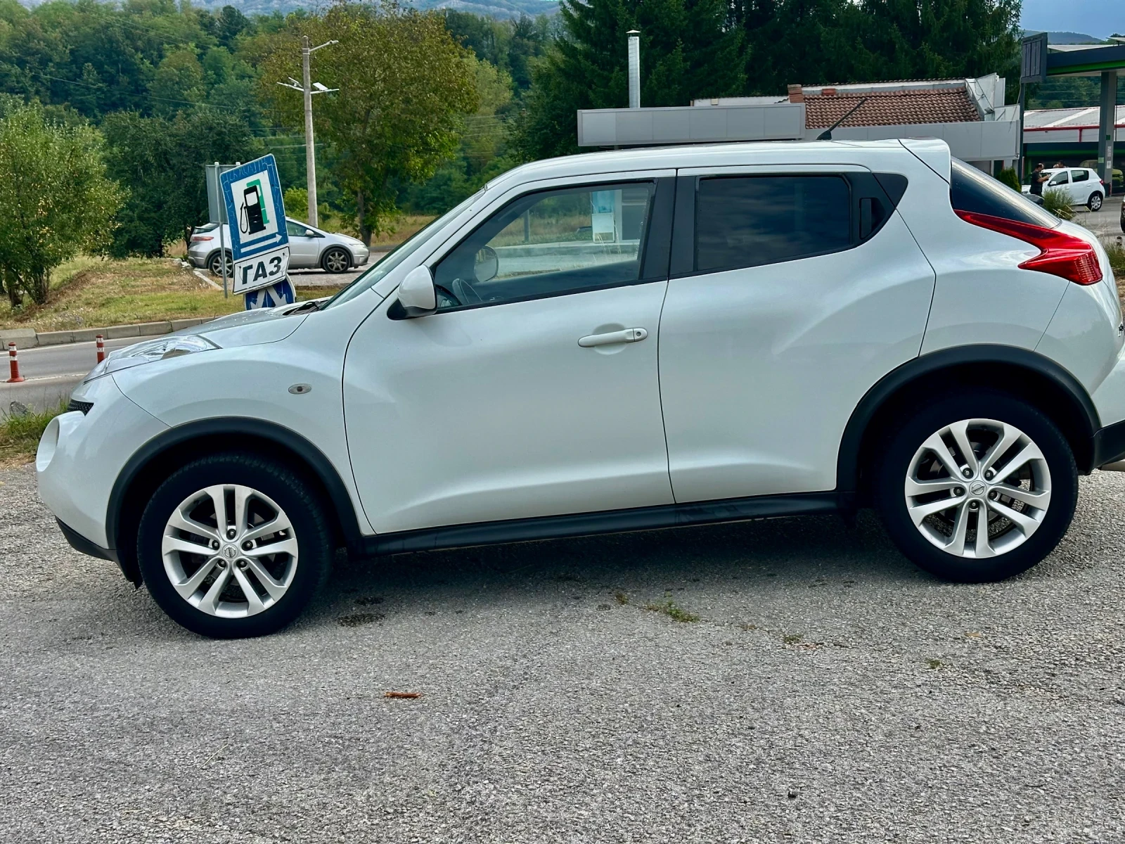 Nissan Juke 1.5 DCi 2012г , снимка 4 - Автомобили и джипове - 55874069