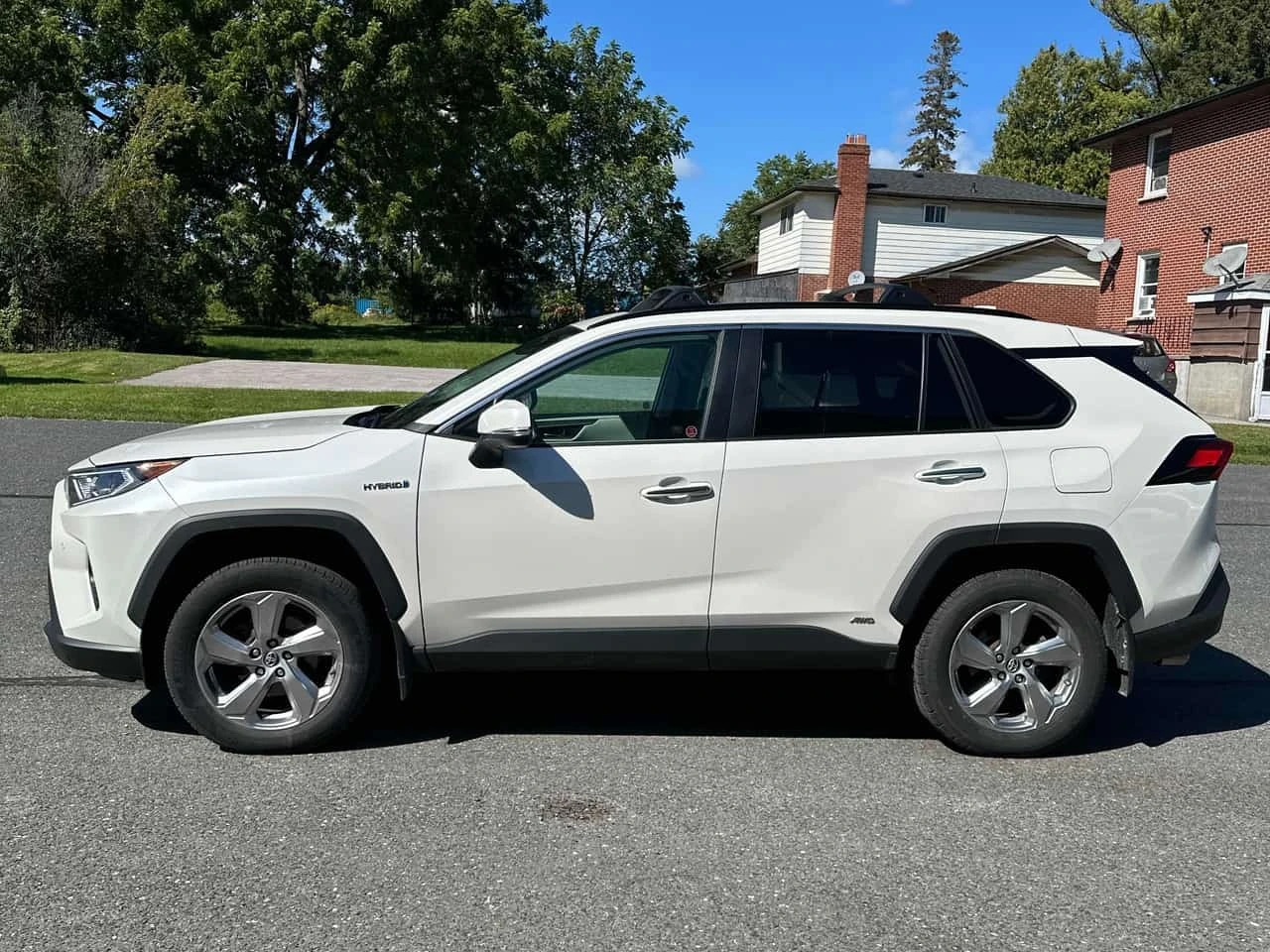 Toyota Rav4 * Hybrid Limited * CARFAX * БЕЗ ПЪРВОНАЧАЛНА ВНОСК, снимка 2 - Автомобили и джипове - 56240855