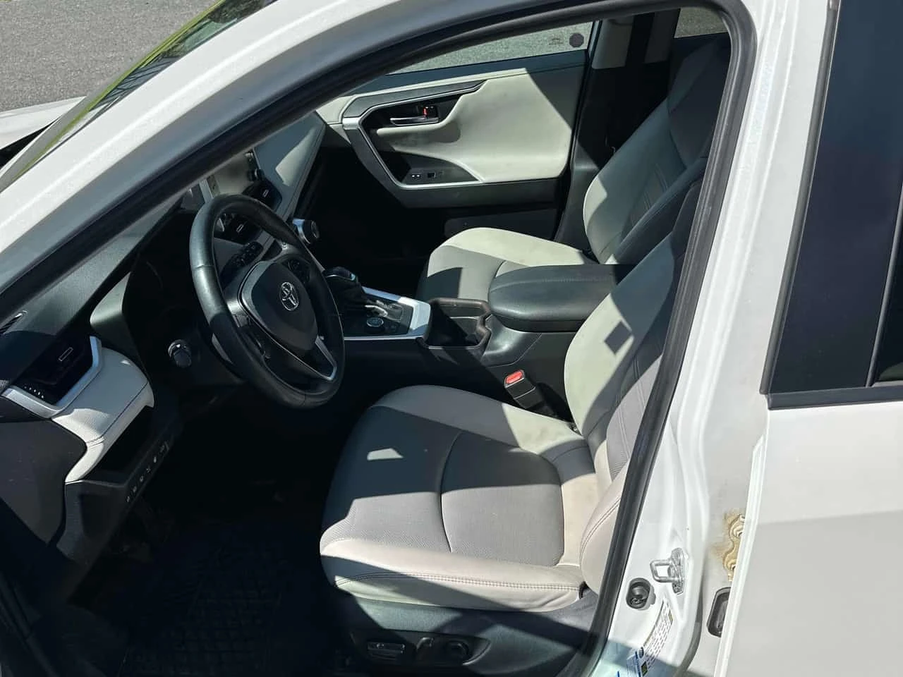 Toyota Rav4 * Hybrid Limited * CARFAX * БЕЗ ПЪРВОНАЧАЛНА ВНОСК, снимка 5 - Автомобили и джипове - 56240855