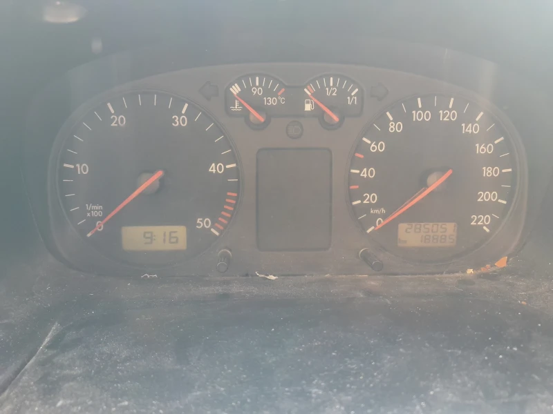 VW Caravelle Синхро, снимка 9 - Бусове и автобуси - 52351600