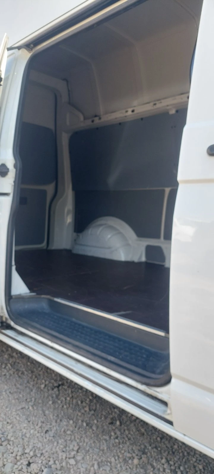 VW Transporter 2.0 tdi клима, снимка 6 - Бусове и автобуси - 56429337