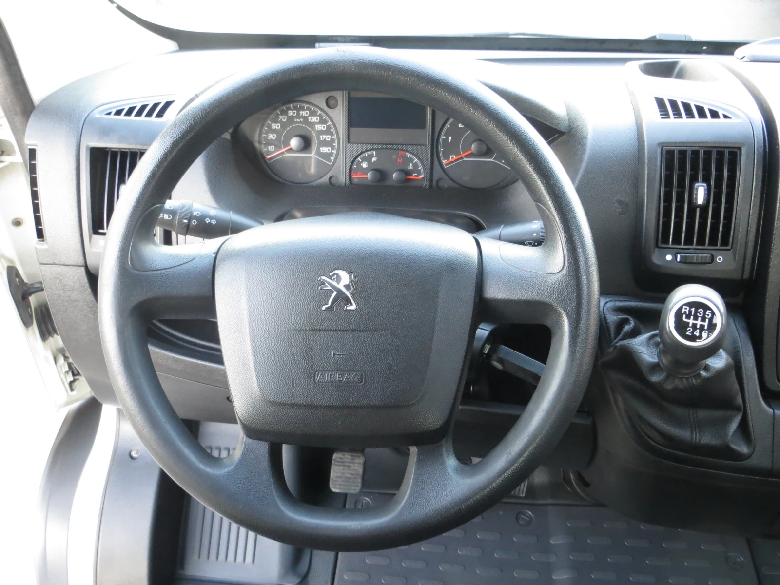 Peugeot Boxer 2.0 HDI Бордови - изображение 8