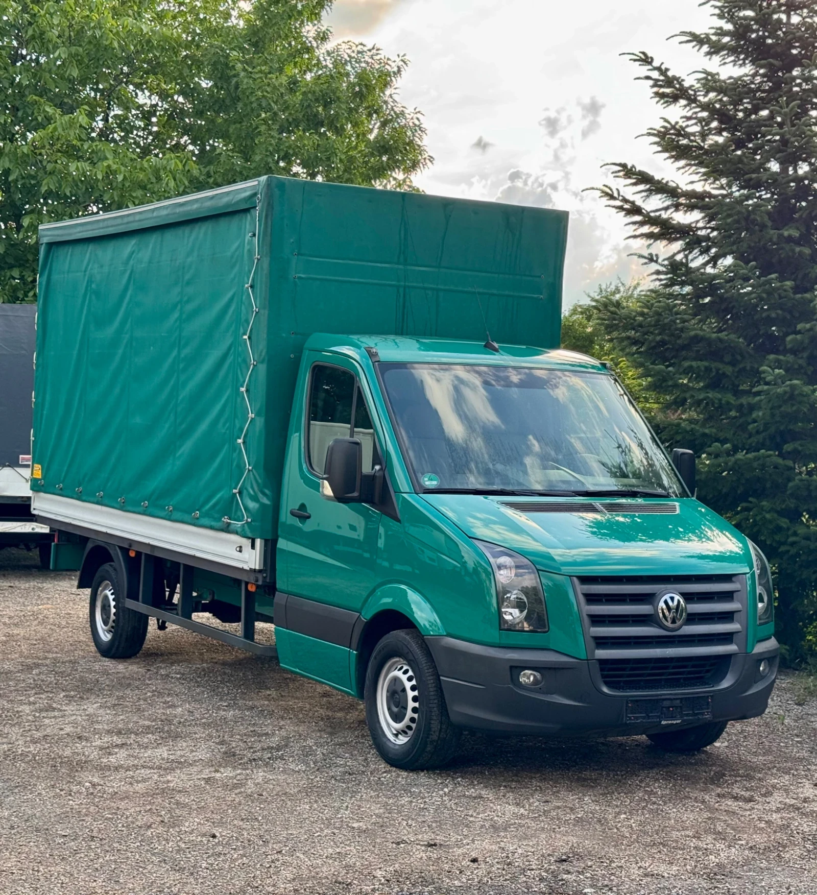 VW Crafter ЩОРА* КЛИМАТИК* НАВИГАЦИЯ* СЕРВИЗНИ ДОКУМЕНТИ, снимка 10 - Бусове и автобуси - 56099353