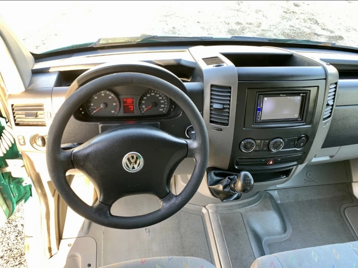 VW Crafter ЩОРА* КЛИМАТИК* НАВИГАЦИЯ* СЕРВИЗНИ ДОКУМЕНТИ, снимка 13 - Бусове и автобуси - 56099353