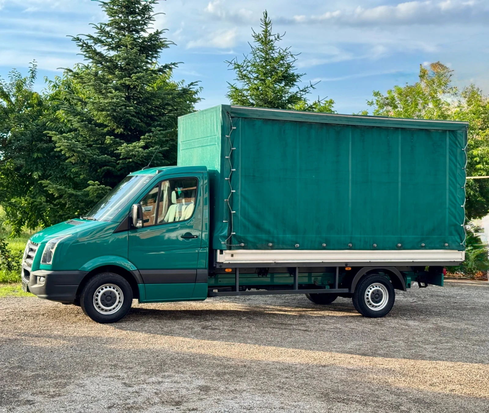 VW Crafter ЩОРА* КЛИМАТИК* НАВИГАЦИЯ* СЕРВИЗНИ ДОКУМЕНТИ, снимка 4 - Бусове и автобуси - 56099353