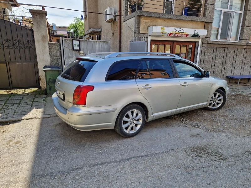 Toyota Avensis, снимка 9 - Автомобили и джипове - 48935647