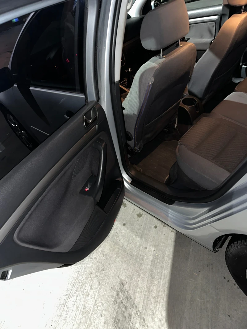 VW Golf, снимка 13 - Автомобили и джипове - 51557741