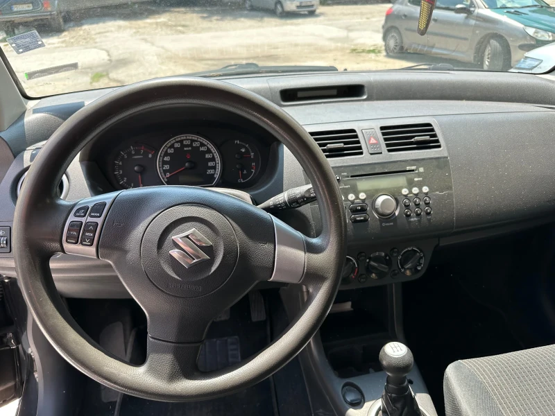 Suzuki Swift 1.3 Бензин, снимка 7 - Автомобили и джипове - 52550074