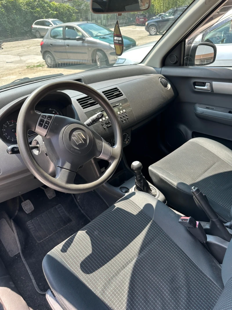 Suzuki Swift 1.3 Бензин, снимка 5 - Автомобили и джипове - 52550074