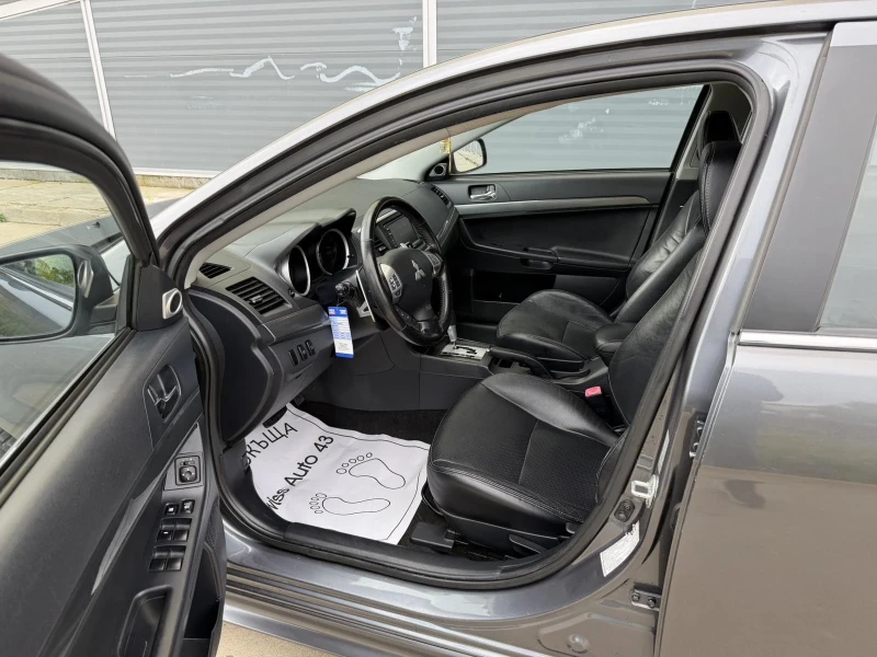 Mitsubishi Lancer 1.8i Automat, снимка 9 - Автомобили и джипове - 52215386