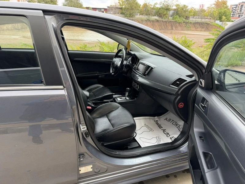 Mitsubishi Lancer 1.8i Automat, снимка 13 - Автомобили и джипове - 52215386