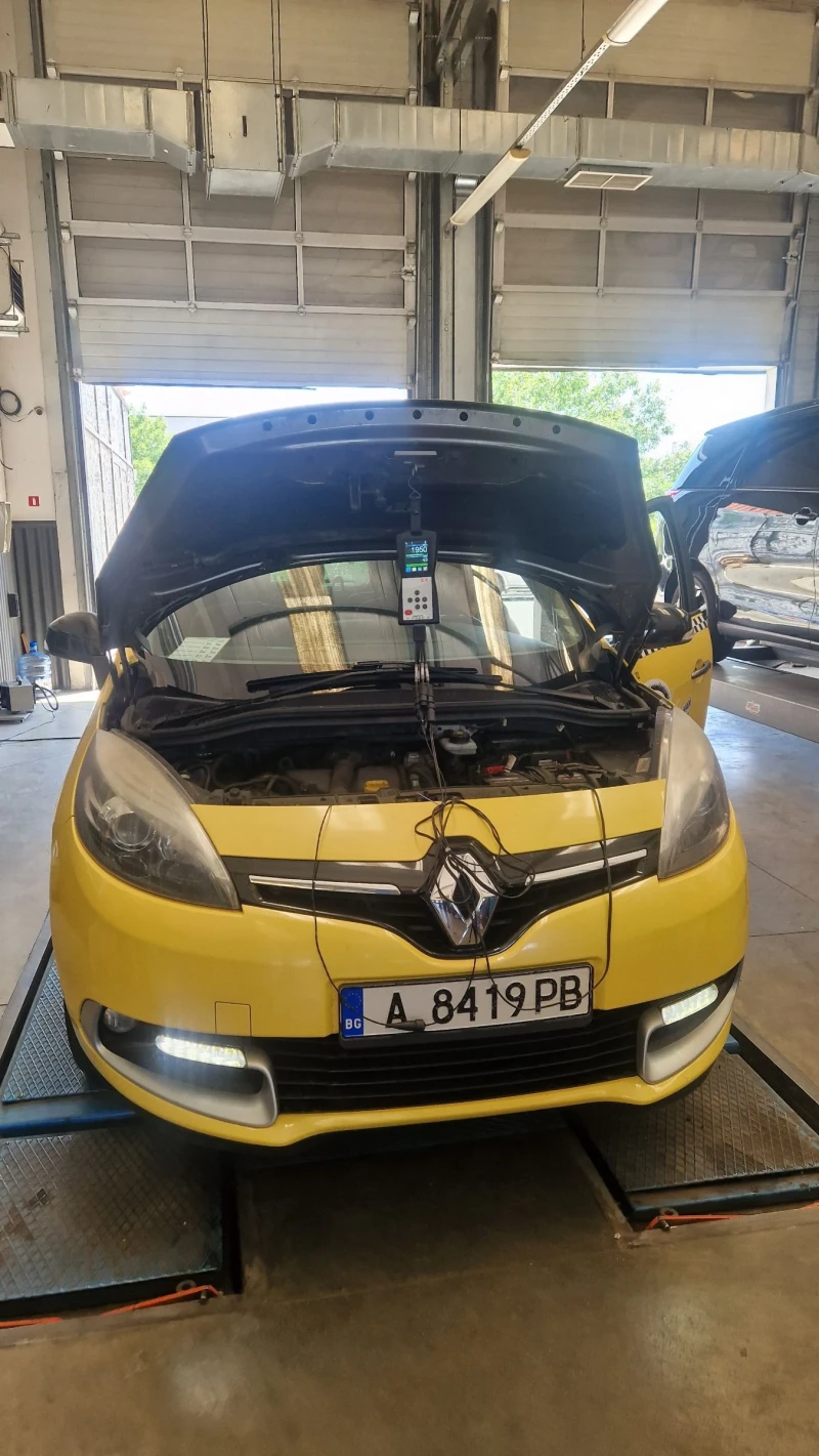 Renault Grand scenic 1.5 dci, снимка 4 - Автомобили и джипове - 52699244