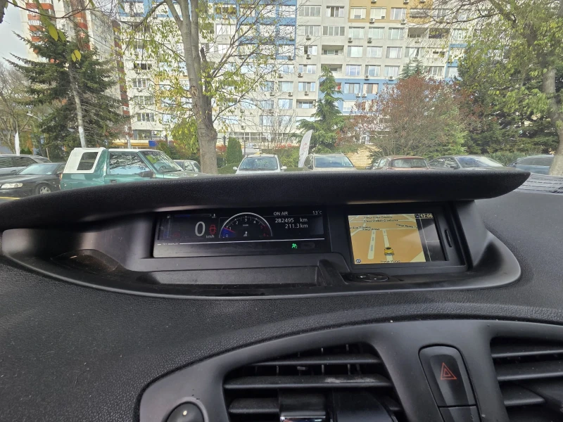 Renault Grand scenic 1.5 dci, снимка 9 - Автомобили и джипове - 52699244