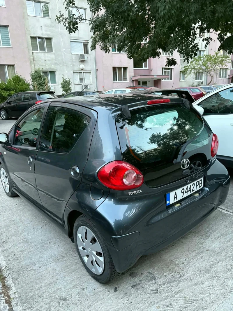 Toyota Aygo 1.0i, снимка 2 - Автомобили и джипове - 53208406