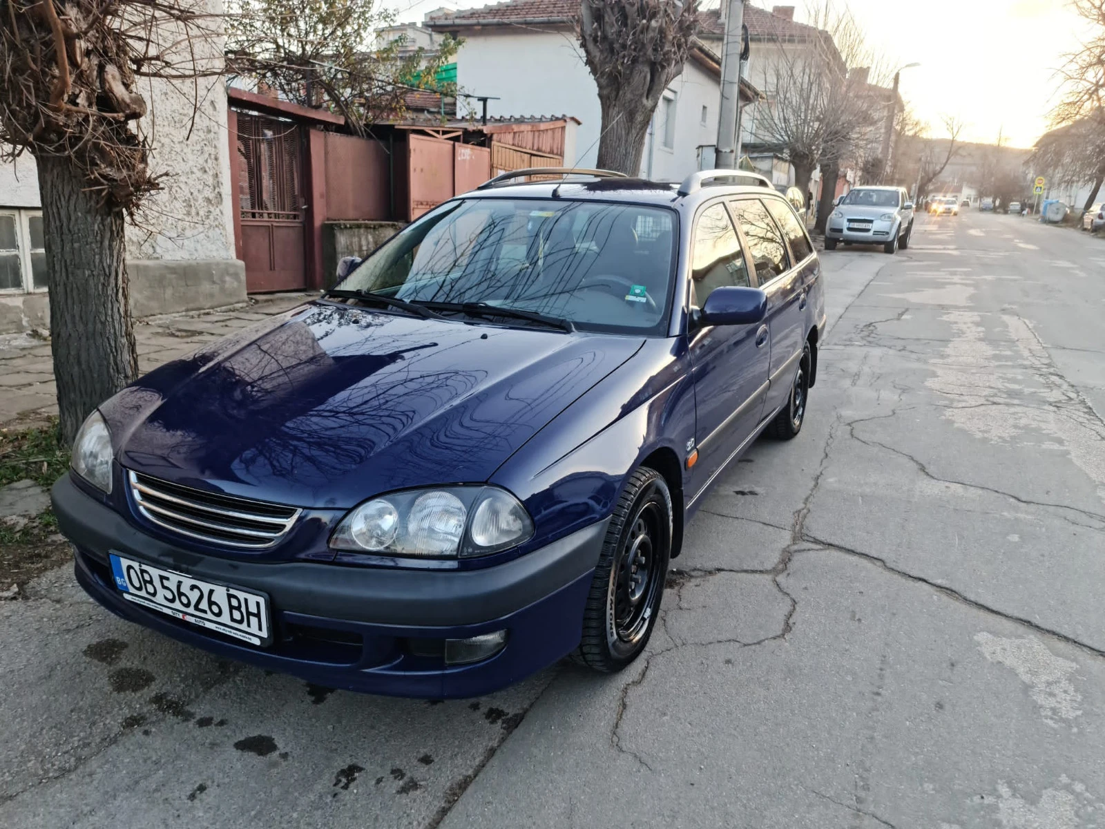 Toyota Avensis 2.0 бензин  - изображение 2