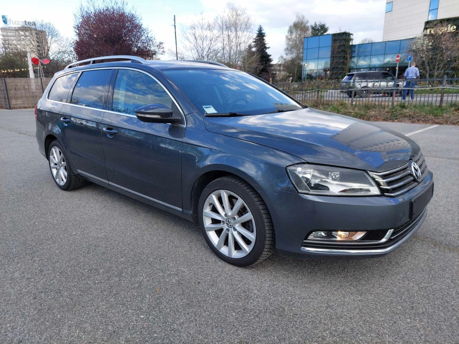 VW Passat 2,0TDI DSG6 HIGHLINE BLUEMOTION - изображение 2