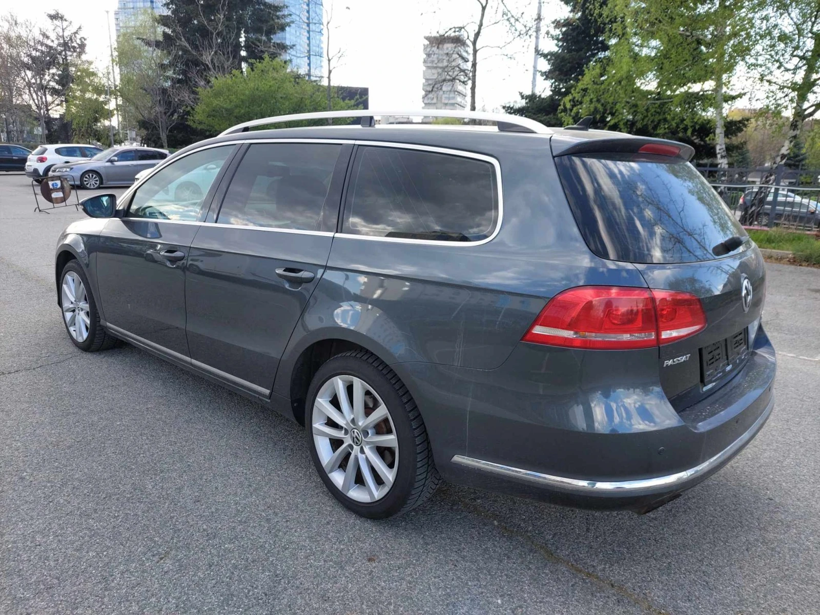 VW Passat 2,0TDI DSG6 HIGHLINE BLUEMOTION - изображение 4