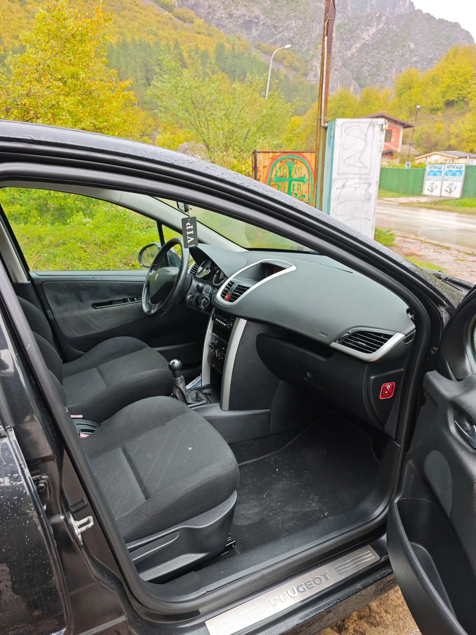 Peugeot 207 1.4I НОВ ВНОС - изображение 4