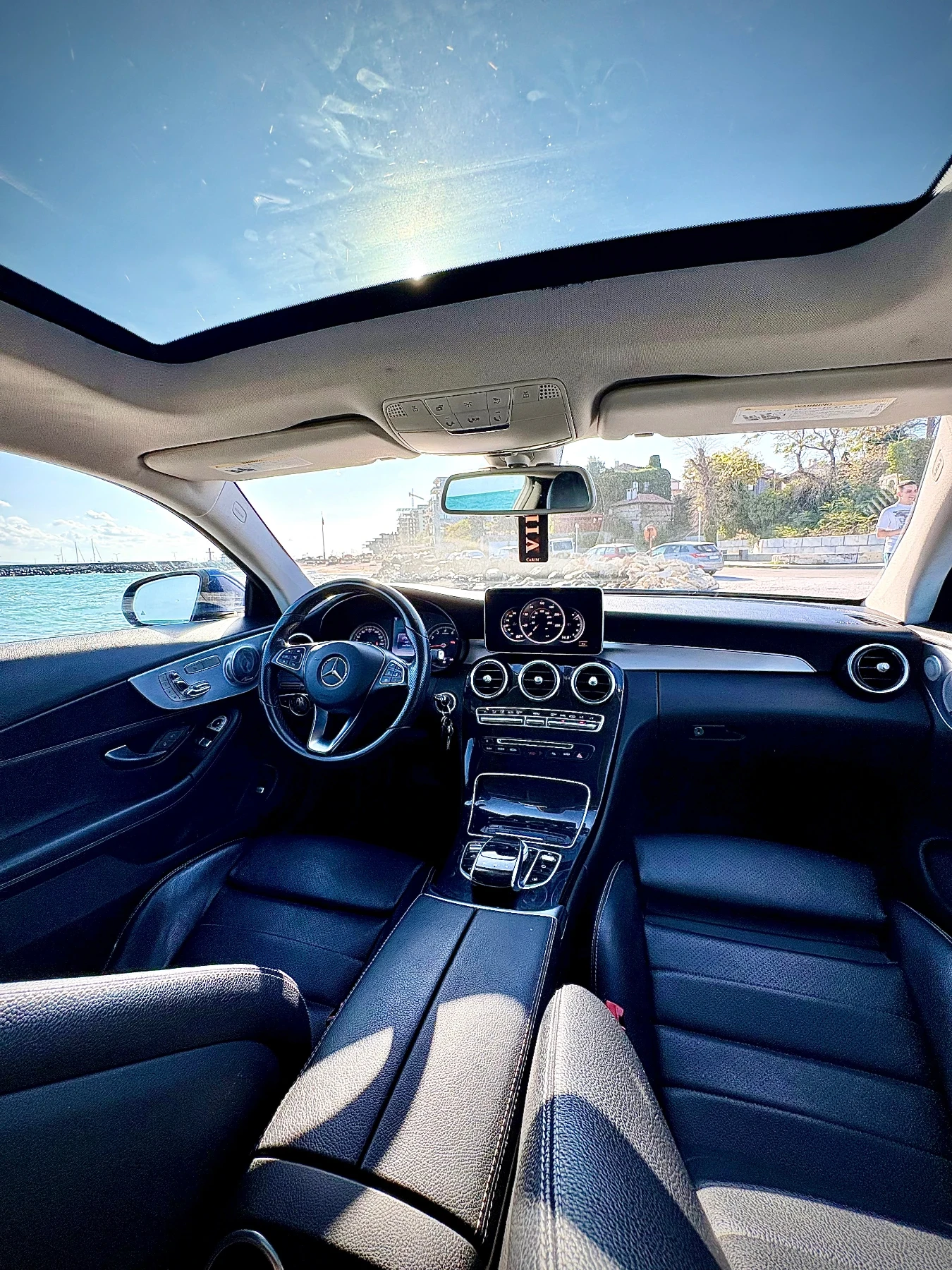 Mercedes-Benz C 300  - изображение 4