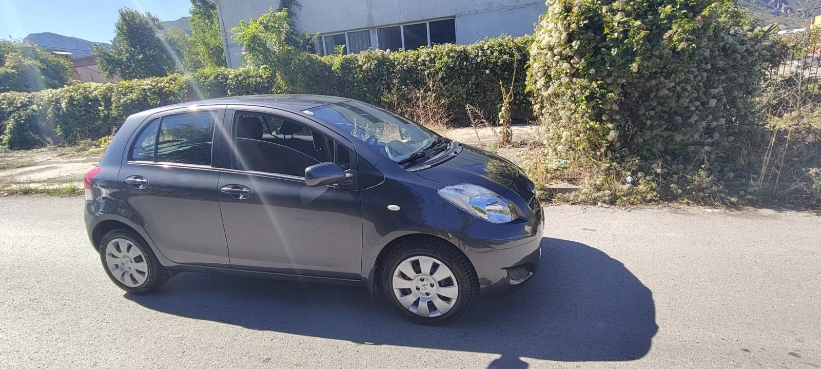 Toyota Yaris 1.0VVT-i 93000км FACELIFT - изображение 8