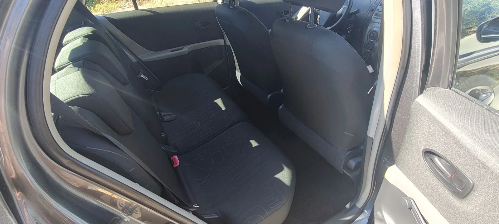 Toyota Yaris 1.0VVT-i 93000км FACELIFT - изображение 10