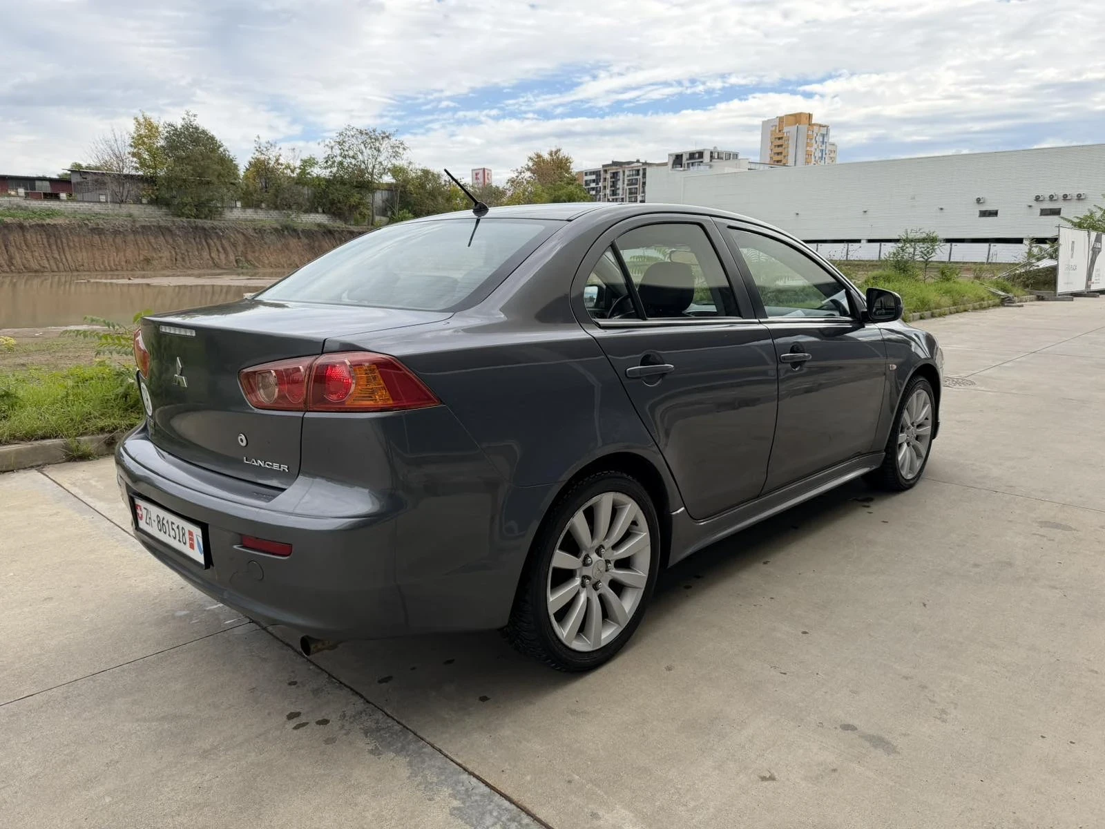 Mitsubishi Lancer 1.8i Automat - изображение 5