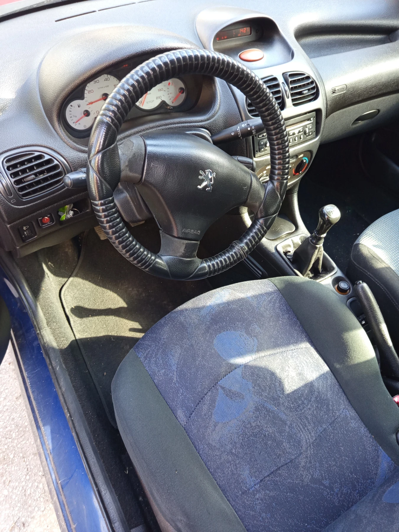 Peugeot 206 1, 4, i 75(HP), снимка 3 - Автомобили и джипове - 53639886