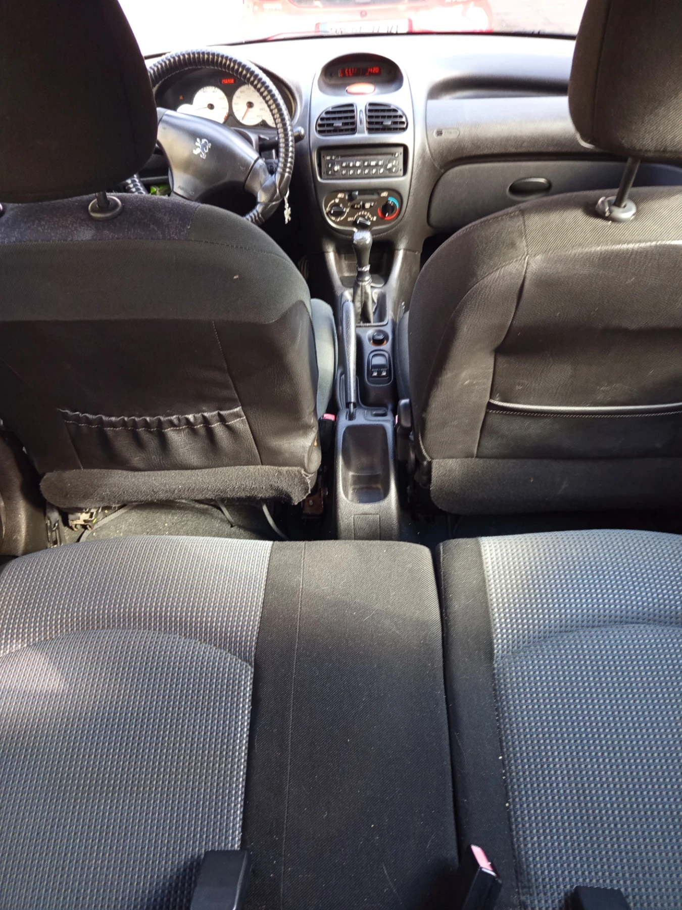 Peugeot 206 1, 4, i 75(HP), снимка 8 - Автомобили и джипове - 53639886