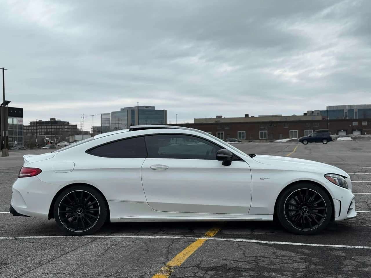 Mercedes-Benz C 43 AMG КУПЕ* DISTRONIC* BURMESTER* ДИГИТАЛНО ТАБЛО* , снимка 3 - Автомобили и джипове - 54098316