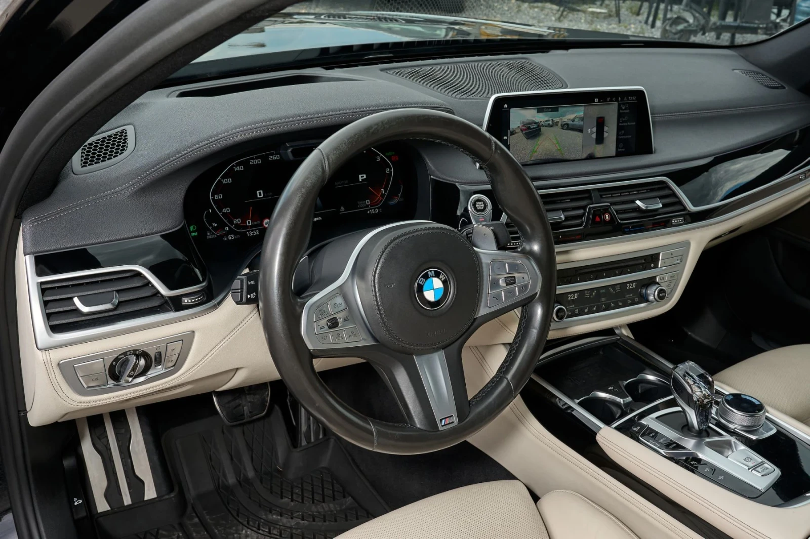 BMW 730 XDrive * Facelift * M-Performance , снимка 8 - Автомобили и джипове - 54327418