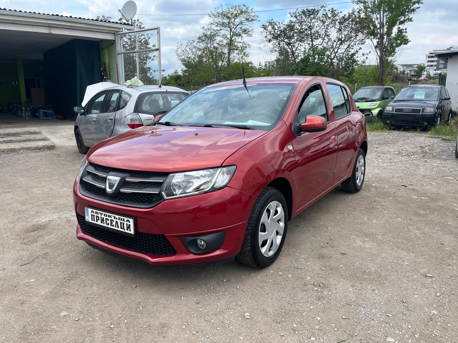 Dacia Sandero 1.2 БЕНЗИН 4 ЦИЛИНДЪРА 130 000КМ!, снимка 4 - Автомобили и джипове - 54552246