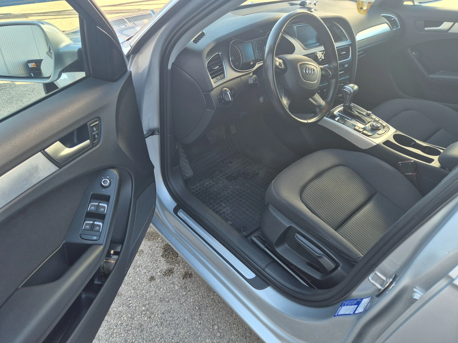 Audi A4 2.0 TDI, снимка 5 - Автомобили и джипове - 54722455