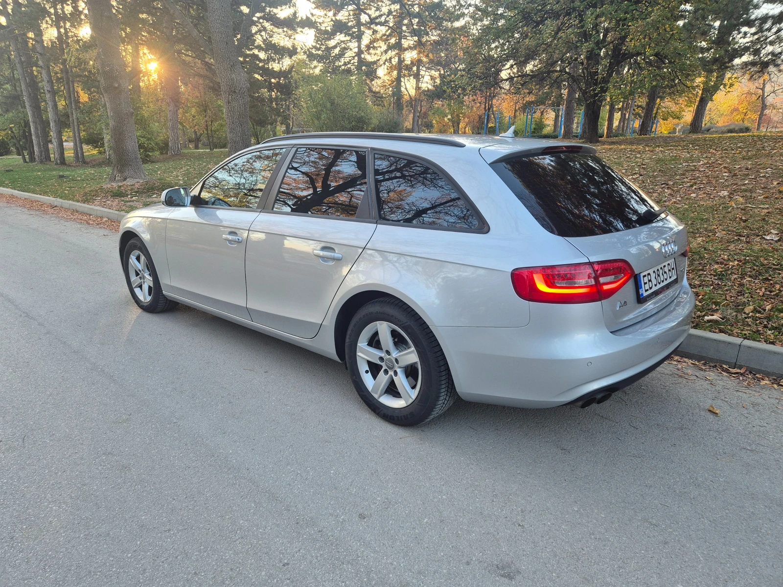 Audi A4 2.0 TDI, снимка 3 - Автомобили и джипове - 54722455