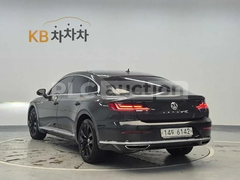 VW Arteon 2.0TDI PRESTIGE! PANO/HEAD-UP/CAM, снимка 2 - Автомобили и джипове - 55003629