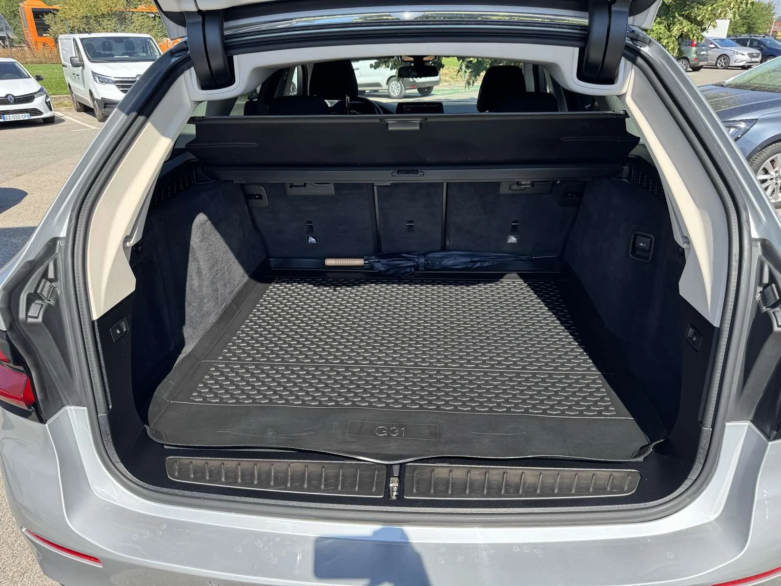 BMW 520 D MHEV, снимка 11 - Автомобили и джипове - 55627740