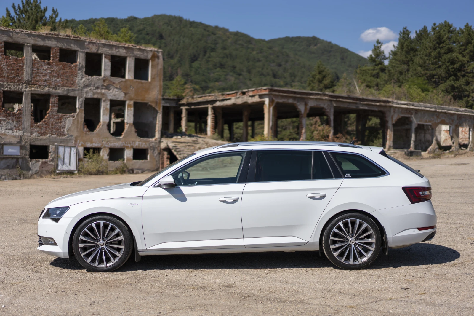 Skoda Superb, снимка 3 - Автомобили и джипове - 56213482