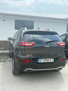     Jeep Cherokee