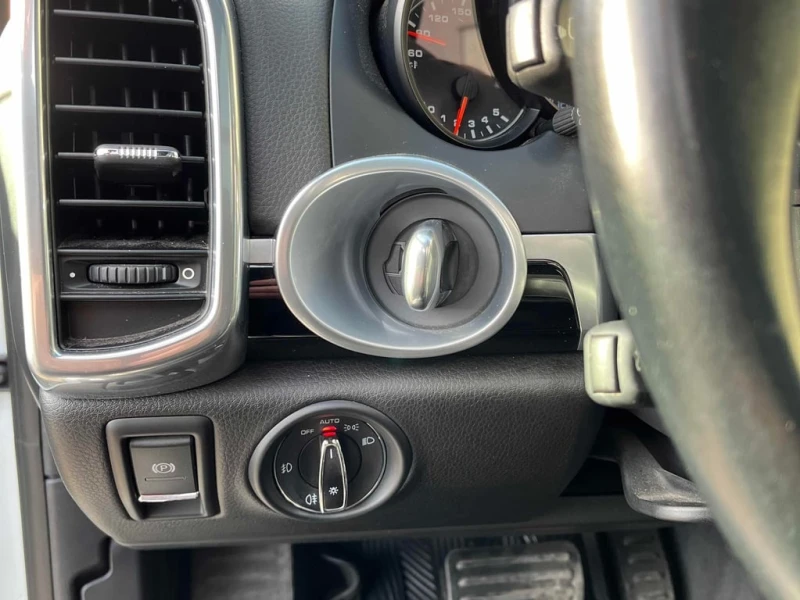 Porsche Cayenne * Base / Platinum Edition * CARFAX * , снимка 10 - Автомобили и джипове - 52824987