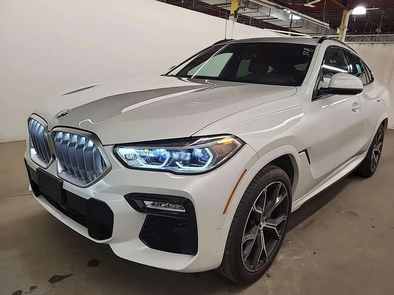 BMW X6 * XDRIVE40I * PANO * H/K * МАСАЖ * ОБДУХВАНЕ *  | Auto.bg — изображение 1