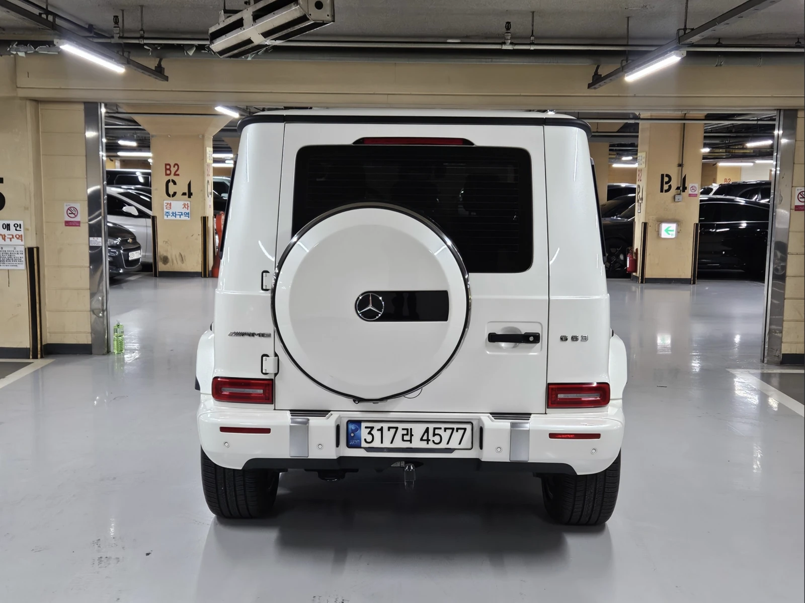 Mercedes-Benz G 63 AMG АВТОКРЕДИТ* BURMASTER* MULTIBEAM LED* 360* ГЕНЕРАЦ, снимка 5 - Автомобили и джипове - 54847244