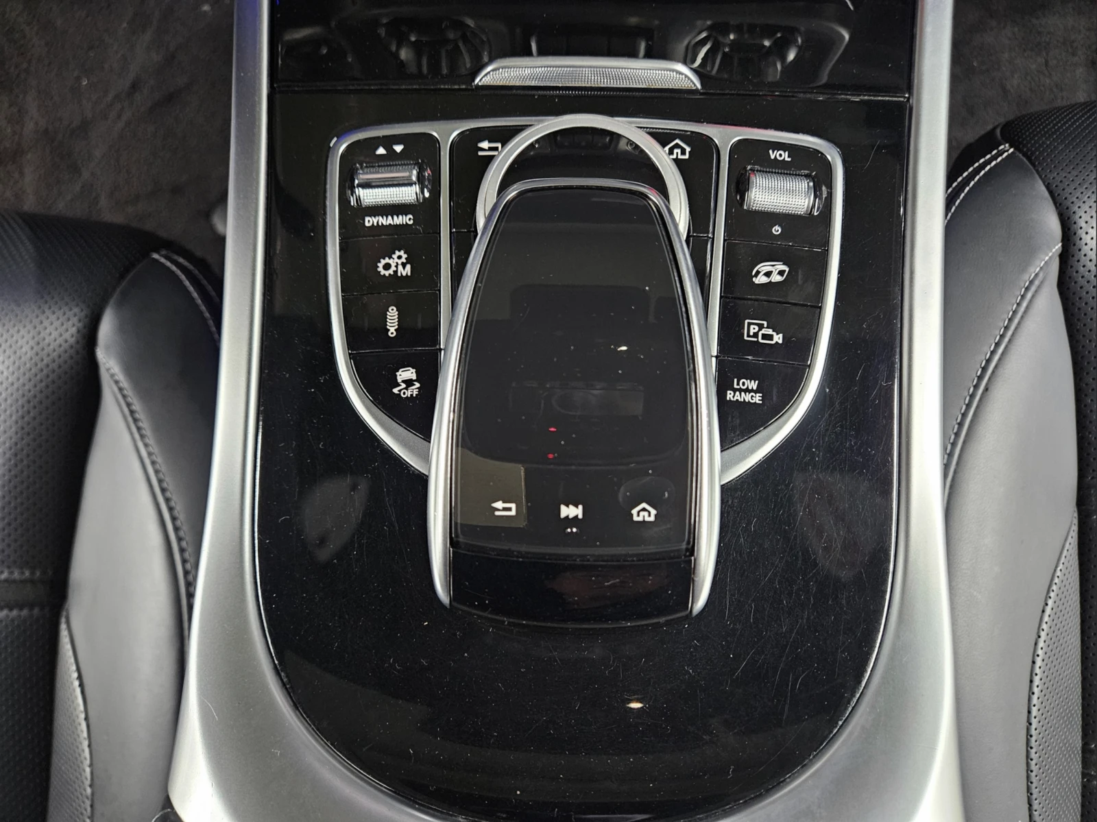 Mercedes-Benz G 63 AMG АВТОКРЕДИТ* BURMASTER* MULTIBEAM LED* 360* ГЕНЕРАЦ, снимка 12 - Автомобили и джипове - 54847244