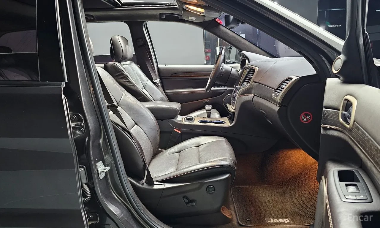 Jeep Grand cherokee SUMMMIT / ВЪЗДУХ / ОБДУХ / ПАНО / ДИСТРОНИК, снимка 15 - Автомобили и джипове - 55901222