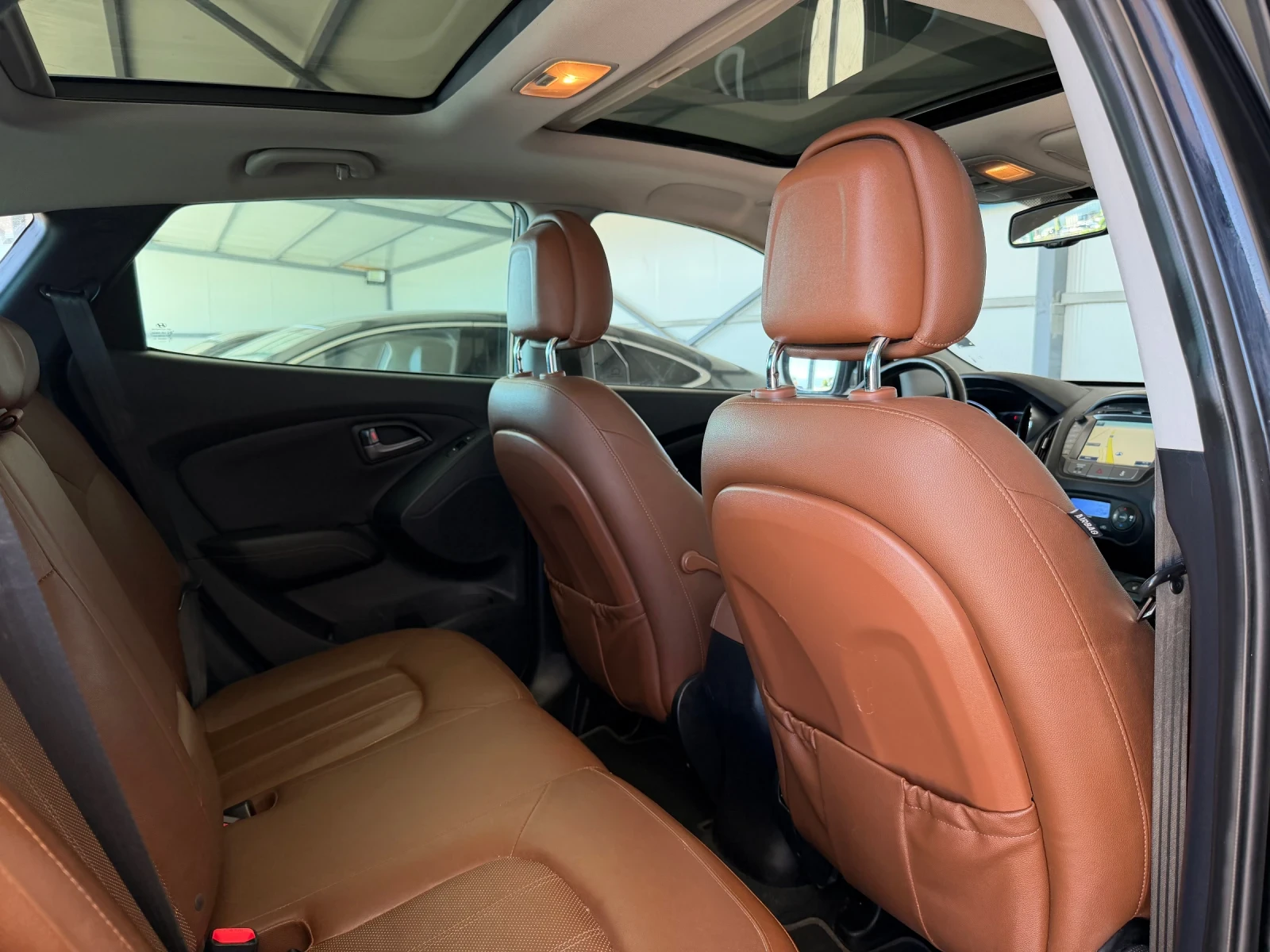 Hyundai IX35 2.0 d 184 kc. 4x4 avtomat, navi, panorama, снимка 14 - Автомобили и джипове - 55963237