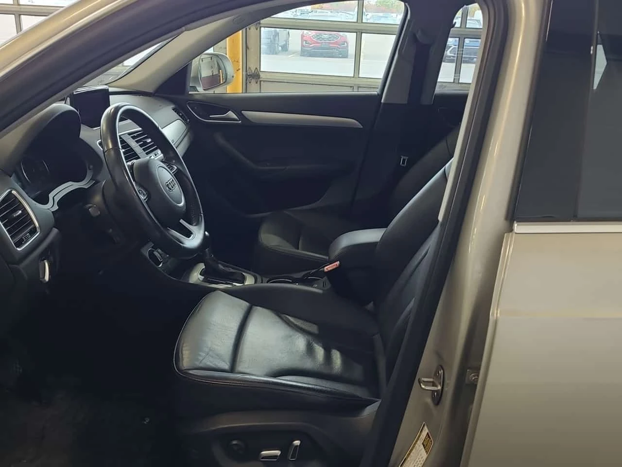 Audi Q3 * 2.0 Tfsi Quattro Tiptronic Progressiv * CARFAX * | Mobile.bg � ����������� 3