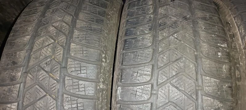 Гуми Зимни 245/45R19, снимка 2 - Гуми и джанти - 30949264