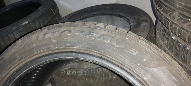 Гуми Зимни 245/45R19, снимка 12 - Гуми и джанти - 30949264