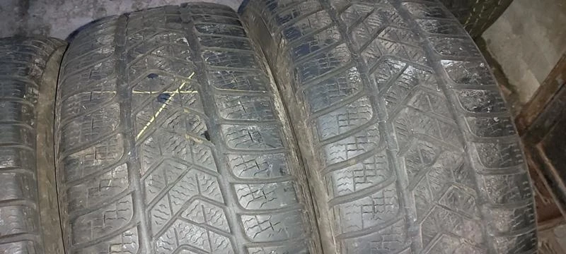 Гуми Зимни 245/45R19, снимка 3 - Гуми и джанти - 30949264