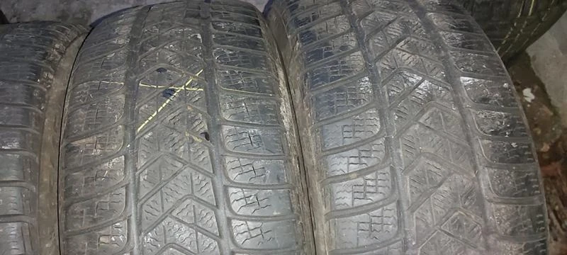 Гуми Зимни 245/45R19, снимка 9 - Гуми и джанти - 30949264