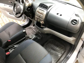 Daihatsu Sirion 1.3 4х4, 91 коня + газ, снимка 9