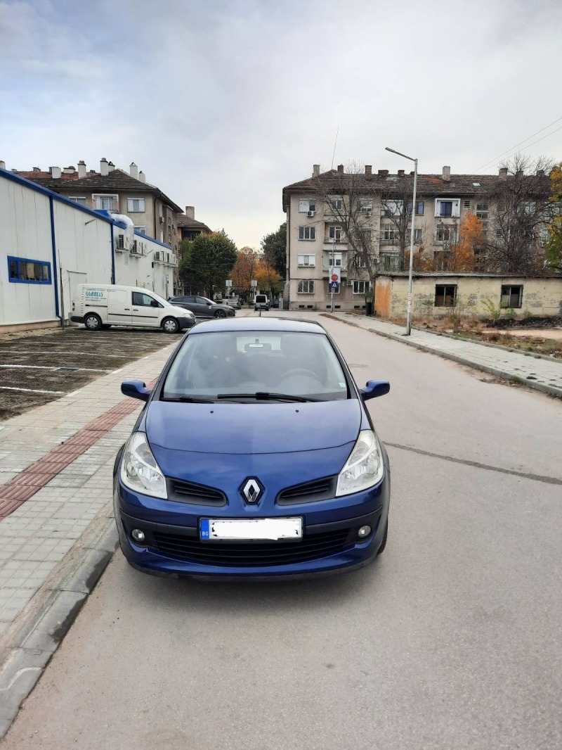 Renault Clio 1.6, снимка 2 - Автомобили и джипове - 46286783